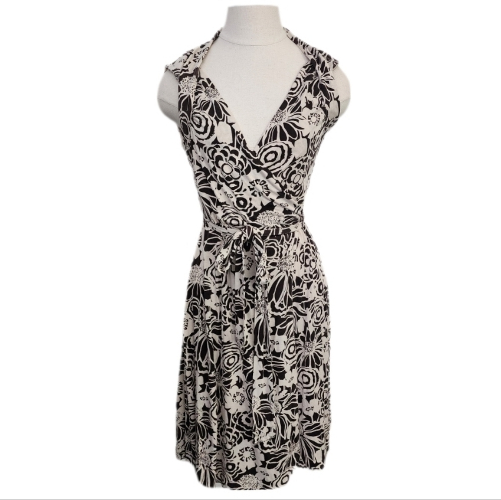 Banana Republic Dress Versatile Sophisticated Wrap 80% Silk Brown Size M